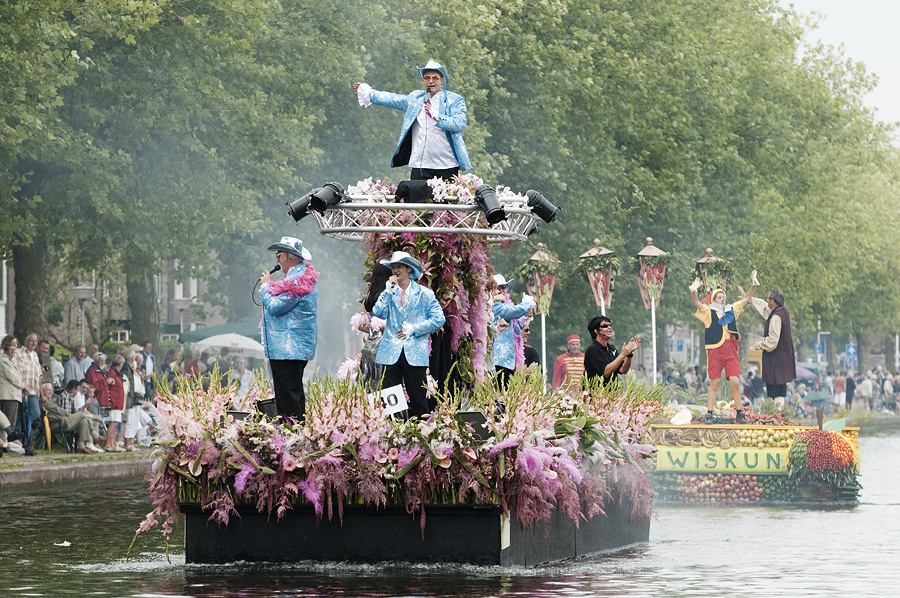 ÐаÑад ÑвеÑов в ÐлÑмеÑе (Aalsmeer Flower Parade), ÐидеÑландÑ, ÐвÑопа